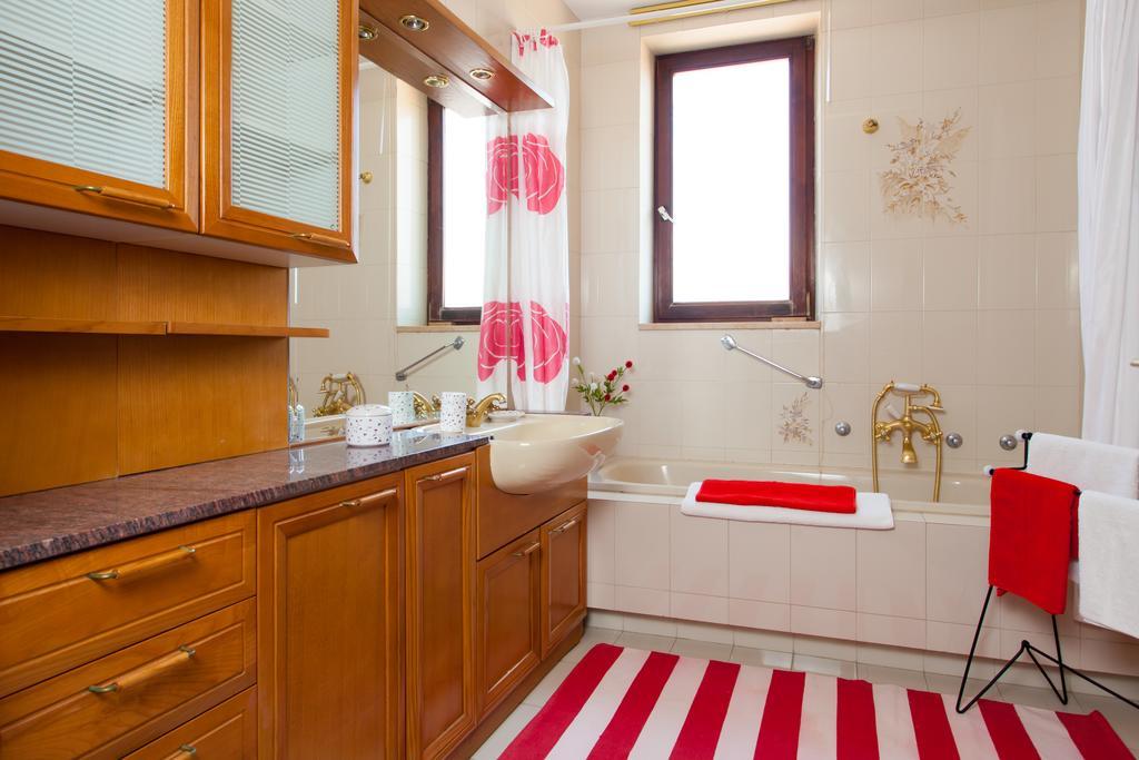 Premium Central Apartments Врсар Экстерьер фото
